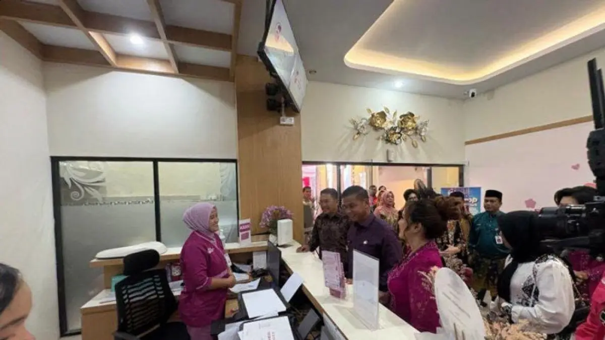 Bupati Kampar H Ahmad Yuzar meninjau fasilitas Rumah Sakit Fanybella Medika Desa Kualu, Kecamatan Tambang, Kabupaten Kampar, Jumat (26/6/2026). (Prot-dokpim Kampar untuk Riaupos.co)