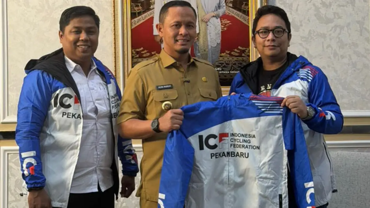Audiensi Ketua ICF Kota Pekanbaru, Afiat Ananda, didampingi Ketua Bidang Pembinaan Komunitas Musliandi, bersama Wako Pekanbaru Agung Nugroho, Senin (29/6/2026). (Istimewa)
