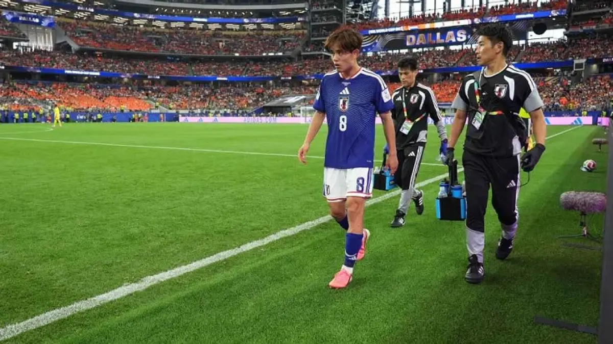 Takefusa Kubo cedera pada pertandingan pembuka Jepang melawan Belanda. (Etsuo Hara/Getty Images)