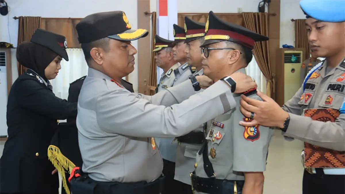 Kapolres Inhil AKBP Farouk Oktora SIK memimpin Sertijab Kabag Ops dan dua Kapolsek di Aula Rekonfu Mapolres Inhil, Rabu (1/7/2026).(Istimewa)
