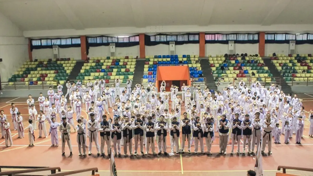 Atlet Taekwondo Riau saat mengikuti kegiatan di GOR Tribuana, Pekanbaru.(Istimewa)

&nbsp;