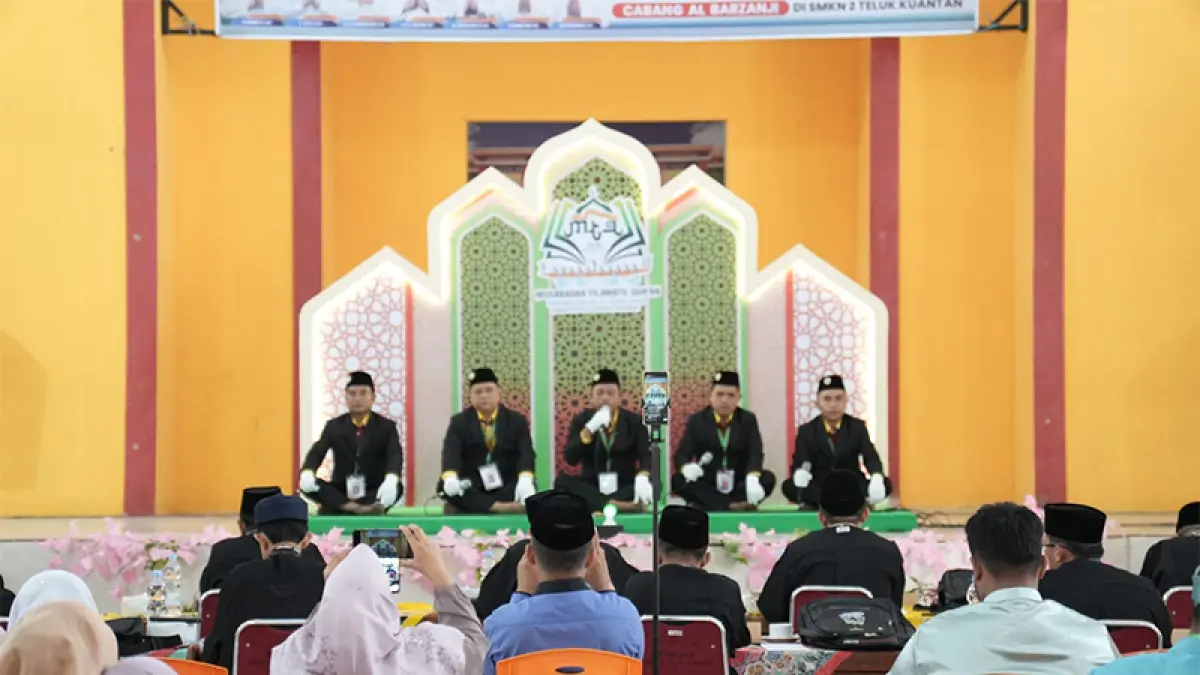 Pelaksanaan Cabang Lomba Berjanzi MTQ Riau di Aula SMKN 2 Teluk Kuantan, Rabu (1/7/2026). (Desriandi Candra)