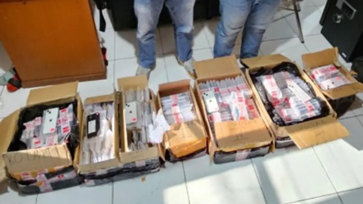 Bea Cukai Bengkalis berhasil mengamankan handphone bekas ilegal yang masuk melalui Pelabuhan Internasional Bandar Sri Setia Raja (BSSR) Bengkalis yang dibawa menggunakan kapal MV Oceanna 5, Sabtu (27/6/2026) lalu.(Istimewa)