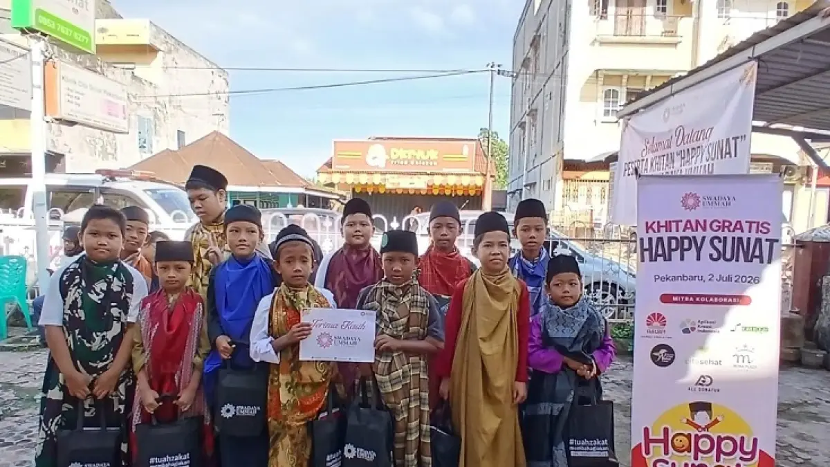 Foto bersama peserta Happy Sunat. (Istimewa)