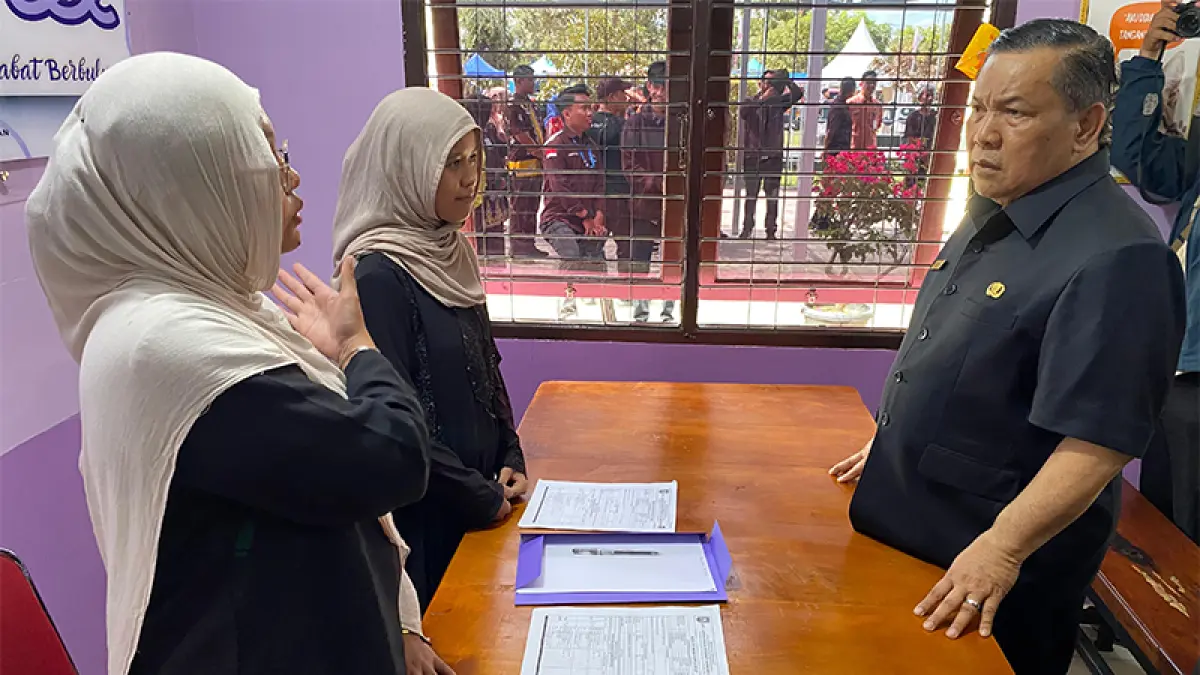 Plt Gubri SF Hariyanto saat meninjau UPT Dinas Peternakan dan Kesehatan hewan Riau, Kamis (2/7/2026). Ft Soleh Saputra