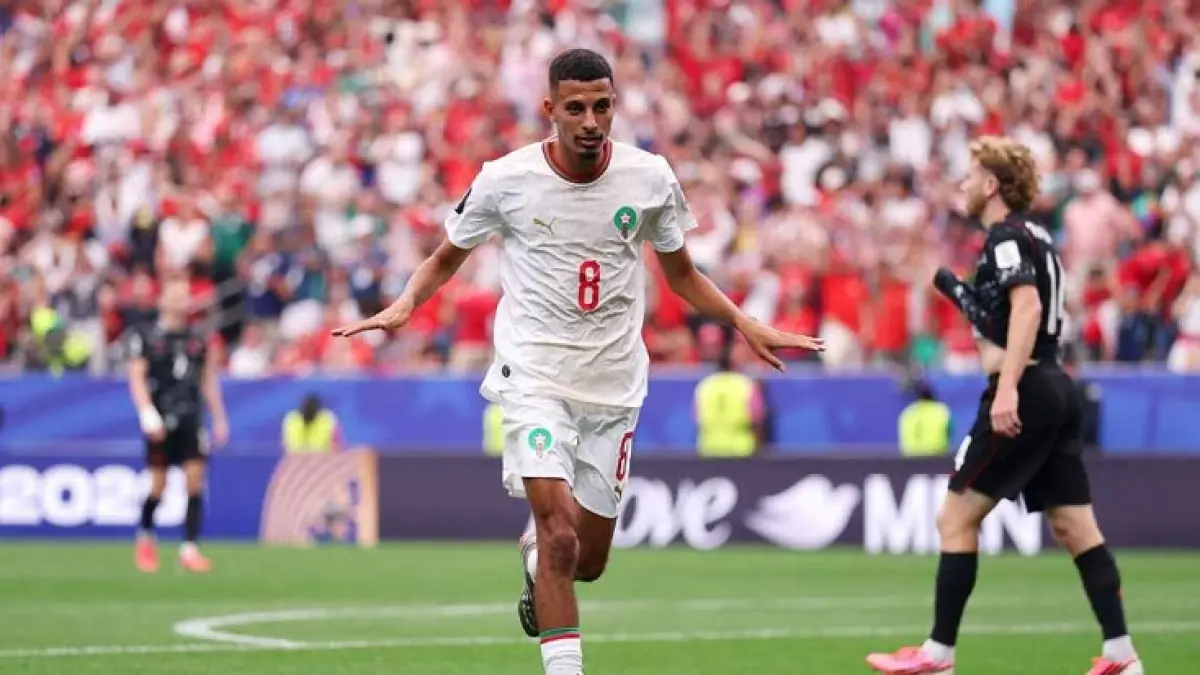 Dua gol gelandang Azzedine Ounahi membantu Maroko lolos ke perempatfinal Piala Dunia 2026 dengan menyingkirkan Kanada 3-0 di Babak 32 Besar. (Ryan Pierse-FIFA/FIFA via Getty Images)
