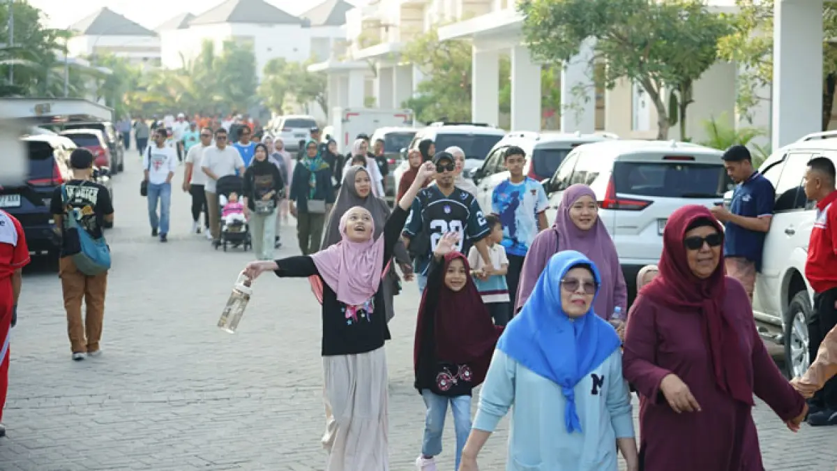 Fun walk Bergerak Bersama Mitsubishi dan Harian Riau Pos yang dilaksanakan di Grand Ubud Pekanbaru, Ahad (5/7/2026). (Evan Gunanzar/Riau Pos)