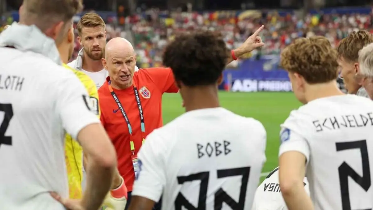 Pelatih Norwegia Stale Solbakken membantah tidak menghormati pelatih Brasil asal Italia, Carlo Ancelotti. (Getty Image)