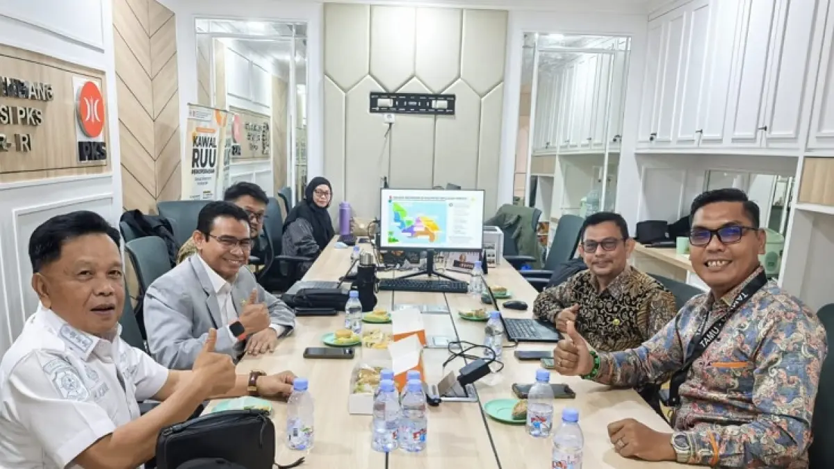 Bupati Kepulauan Meranti AKBP (Purn) H. Asmar saat menghadiri audiensi bersama Panitia Khusus (Pansus) RUU Daerah Kepulauan DPR RI di Kompleks Parlemen, Jakarta, Senin (6/7/2026). (Istimewa)