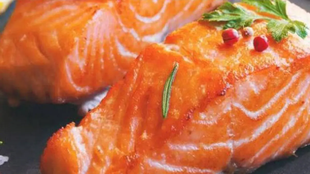 Ilustrasi ikan salmon. (Freepik)