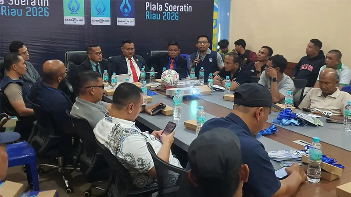 Suasana Match Coordination Meeting Piala Soeratin U-13 dan U-15 Zona Riau di Ruang Rapat PSSI Riau Jalan Pattimura Pekanbaru, Selasa (7/7/2026). DENNI ANDRIAN/RIAUPOS.CO