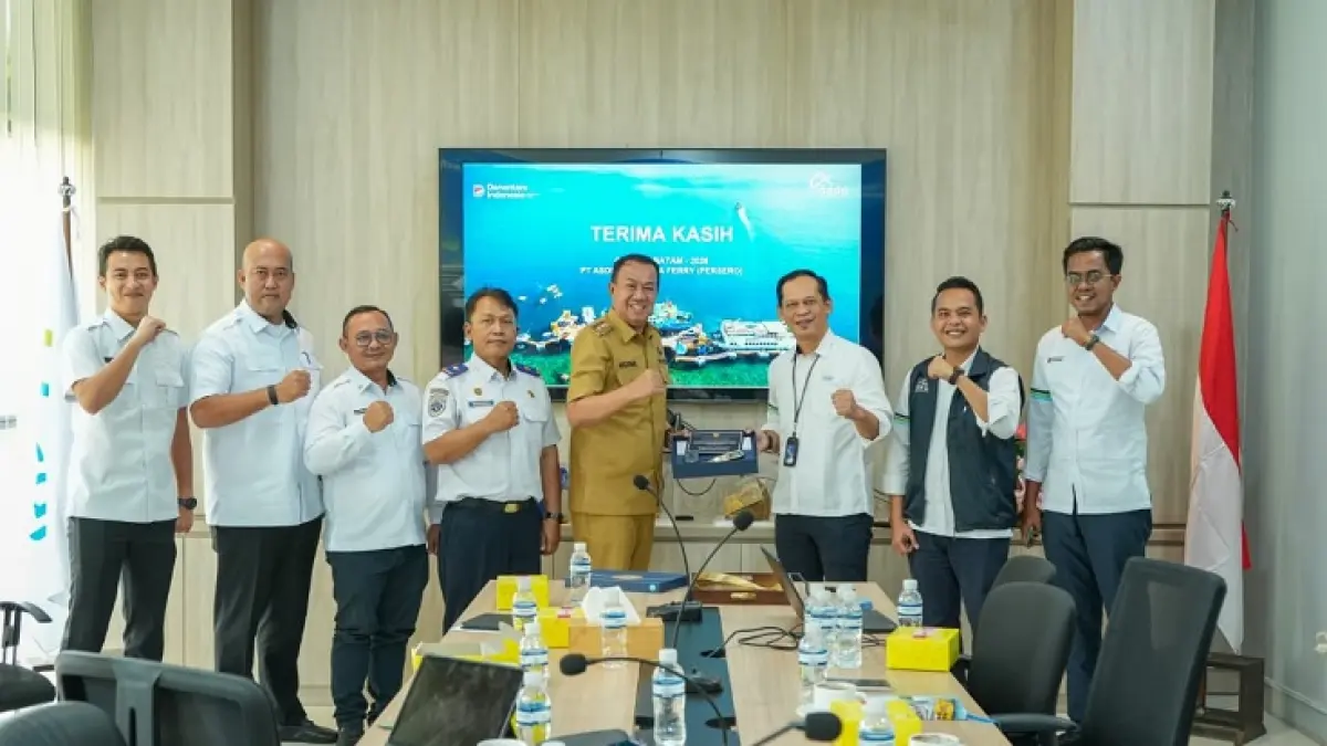 Wakil Bupati Kepulauan Meranti, Muzamil Baharudin, pimpin rombongan ketika menyambangi Balai Pengelola Transportasi Darat (BPTD) Kelas II Kepulauan Riau dan PT ASDP Indonesia Ferry Cabang Batam, Senin (6/7/2026). (Istimewa)