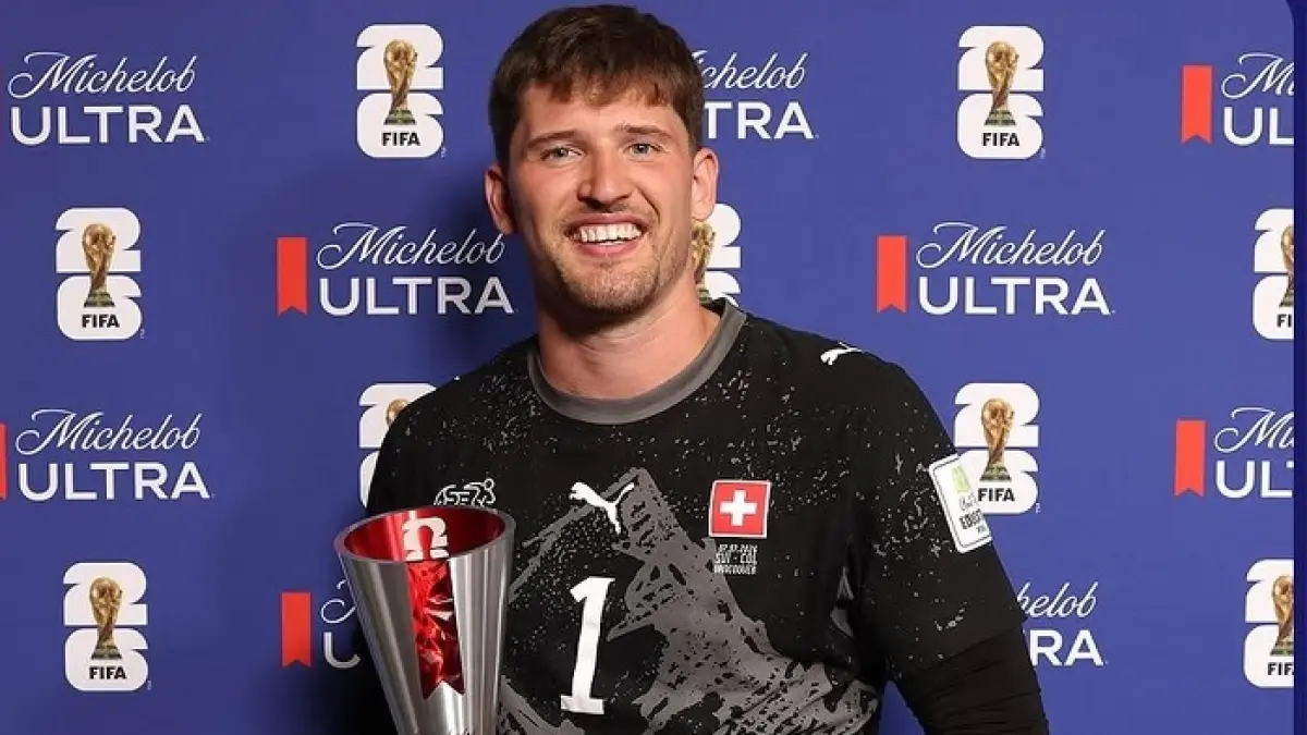 Gregor Kobel terpilih sebagai pemain terbaik dengan melakukan penyelamatan heroik saat Swiss mematahkan kutukan adu penalti dengan mengalahkan Kolombia 4-3 di Babak 16 Besar Piala Dunia 2026. (Instagram @fifaworldcup)