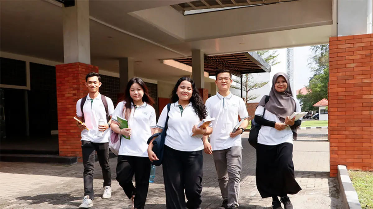 Para mahasiswa Tanono Sholar penerima program Teladan, mengikuti kegiatan pengembangan dan kepemimpinan, baru-baru ini. (Tanoto Foundation)