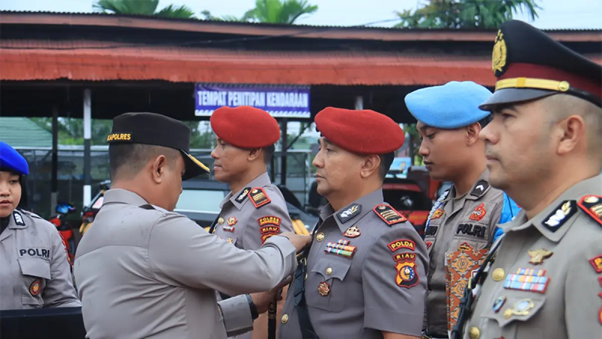 Kapolres Inhil AKBP Farouk Oktora SIK memimpin Sertijab di Halaman Mapolres Inhil Jalan Gaja Mada Tembilahan, Kamis (9/7/2026).(Istimewa)