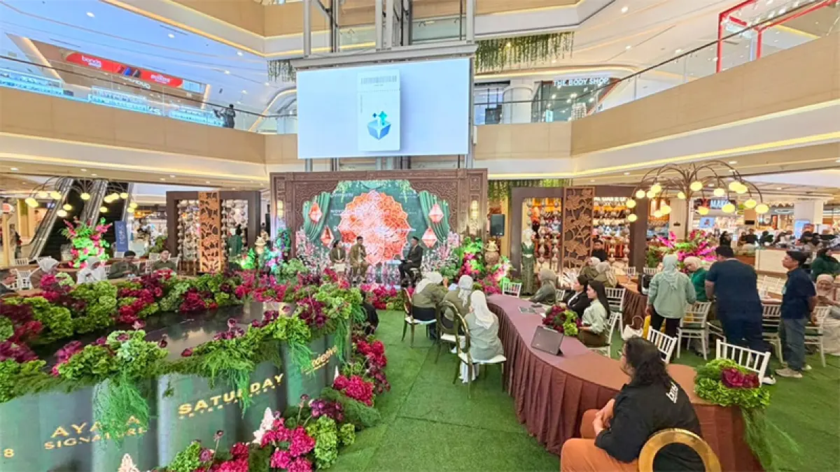 Nuansa nusantara terasa kental disuguhkan The Royal Tapestry 2026 di Living World Pekanbaru, Kamis (9/7/2026). Prapti Dwi Lestari