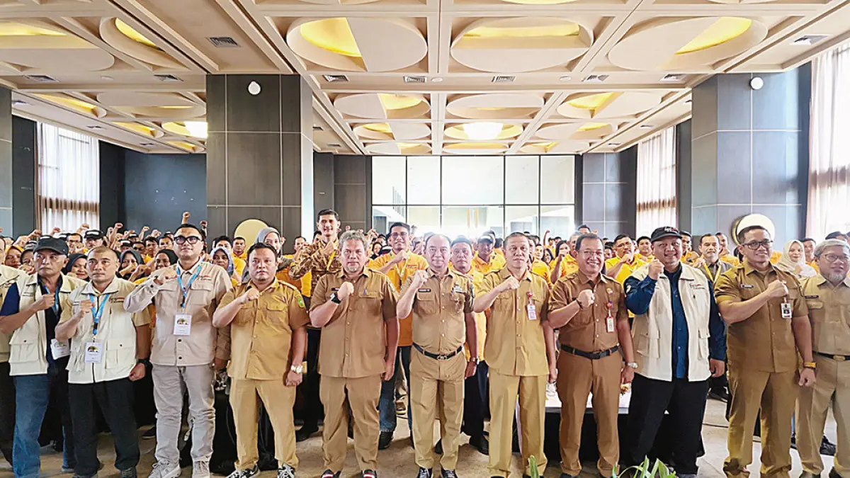  Para peserta dari Kuantan Singingi dan Bengkalis foto bersama saat mengikuti PPAPO kerja sama BPDP-Dirjenbun-BPI angkatan I-VI di Hotel Bono Pekanbaru. (BEST PLANTER INDONESIA UNTUK RIAU POS)
