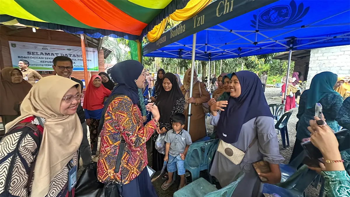 Interaksi antara Tim Sekretariat Wakil Presiden Republik Indonesia dengan warga di Kampung GERMAS Kelurahan Lubuk Gaung, beberapa waktu lalu.