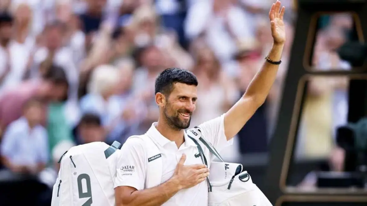 Novak Djokovic mengatakan ingin bermain di Wimbledon setidaknya satu kali lagi setelah tersingkir di semifinal oleh Jannik Sinner. (Tolga Akmen/EPA)