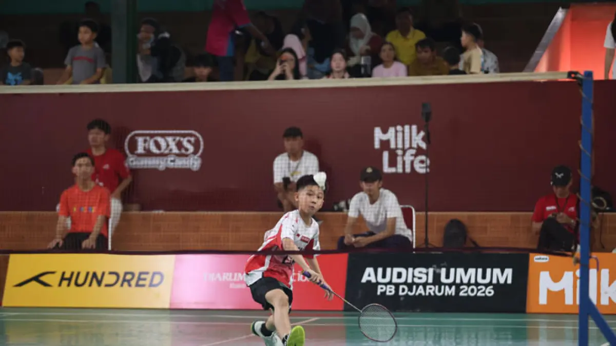Jayden saat bertanding pada audisi umum PB Djarum 2026 di GOR Angkasa Pekanbaru, Ahad (12/7/2026). (PB Djarum uvtuk Riaupos.co)