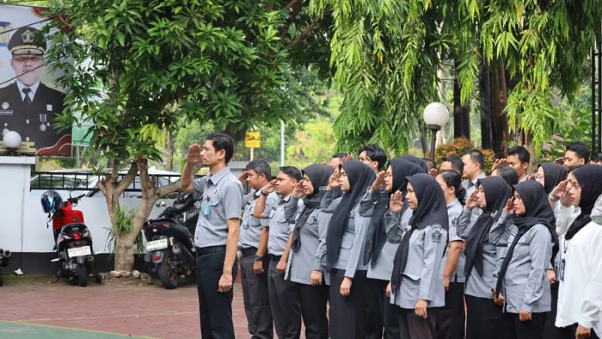 Apel yang digelar pada Senin (13/7/2026) pagi di Halaman Kanwil Kemenkum Riau. (Humas Kanwil Kemenkum Riau untuk Riaupos.co)