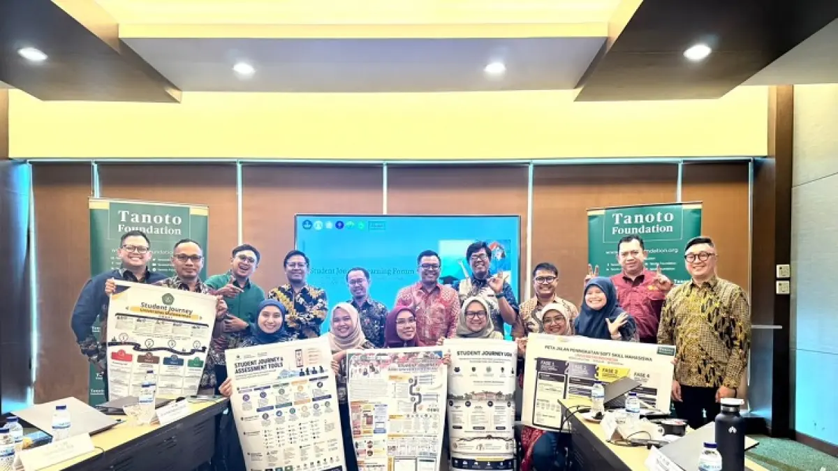 Tim Student Journey ASRI UNRI foto bersama sempena acara Student Journey Learning Forum di IPB Convention Center, Bogor, Jumat (10/7/2026). (Unri untuk Riau Pos)