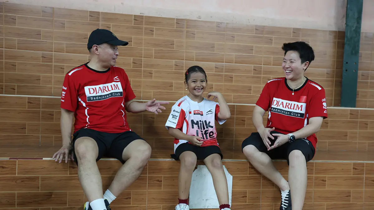 Liliyana Natsir dan Hendrawan membagikan pengalaman, serta memberi motivasi kepada Bellvania Safistika Sheila Mahaeswari sebagai bekal untuk terus berkembang.