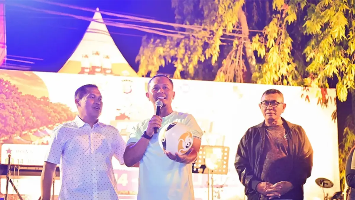 Wako Pekanbaru Agung Nugroho bersama Pangdam XIX/TT, Mayjen TNI Agus Hadi Waluyo membuka Festival Rakyat Nusantara 2026, Selasa (15/7/2026) malam di RTH Tunjuk Ajar Integritas. (ISTIMEWA)