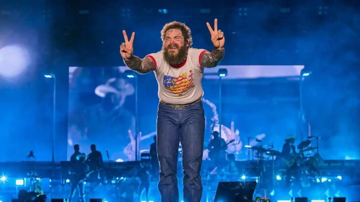 Post Malone akan tampil di seremoni penutupan Piala Dunia. (Maarten de Boer/NBC via Getty Images)