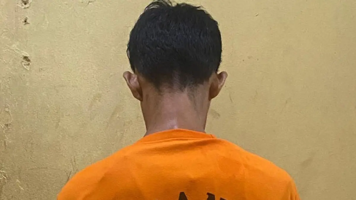 Tersangka pemurnian emas ilegal di Desa Tanjung Pauh Kecamatan Singingi Hilir berhasil diamankan Polres Kuansing, Kamis (16/7/2026). (Istimewa)