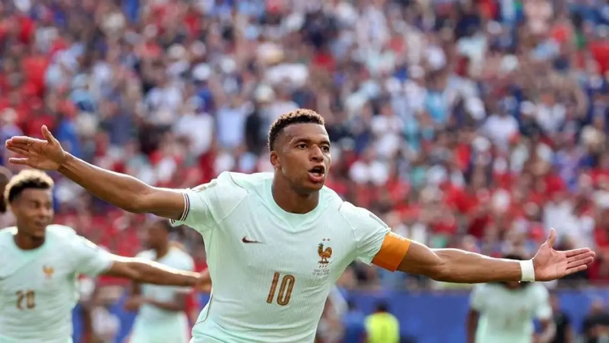 Kapten Prancis Kylian Mbappé yang sedang memburu Sepatu Emas dijadwalkan akan tersedia untuk pertandingan perebutan tempat ketiga melawan Inggris. (Getty Image)