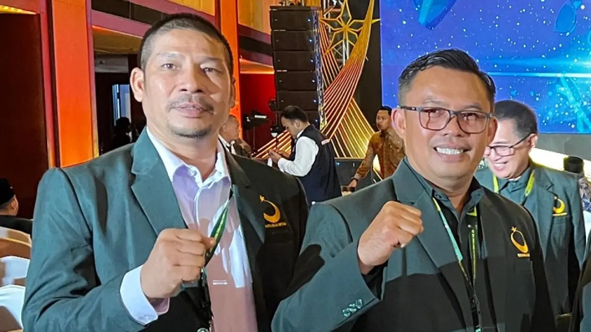 Ketua DPC PBB Bengkalis, Hendra Jeje (kanan) saat menghadiri Muscab PBB di Pekanbaru. (Istimewa)