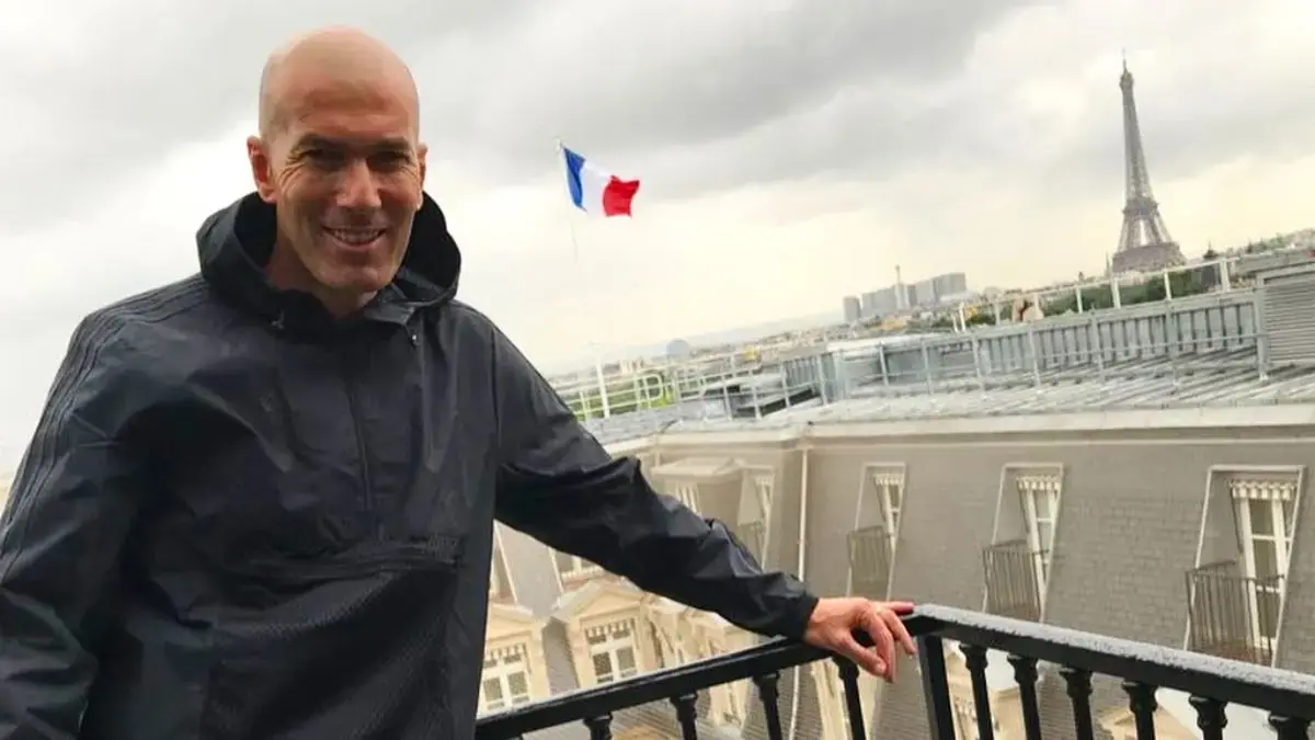 Zinedine Zidane dikabarkan telah mencapai kesepakatan dengan Federasi Sepakbola Prancis untuk menjadi pelatih baru Les Bleus setelah Piala Dunia 2026. (Instagram/@zidane)