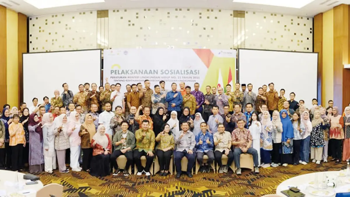 Karyawan SKK Migas dan KKKS foto bersama saat Sosialisasi Peraturan Menteri Lingkungan Hidup Nomor 22 Tahun 2025, Rabu (15/7/2026). SKK Migas-KKKS berperan sebagai host PT Pertamina Hulu Rokan. (SKK MIGAS untuk riau pos)