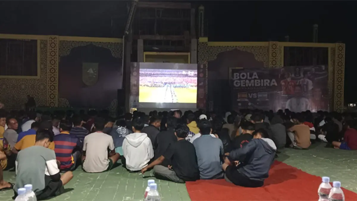 Masyarakat Kuansing ikut nonton bareng Final Piala Dunia, Senin (20/7/2026) dini hari. Foto Desriandi Candra