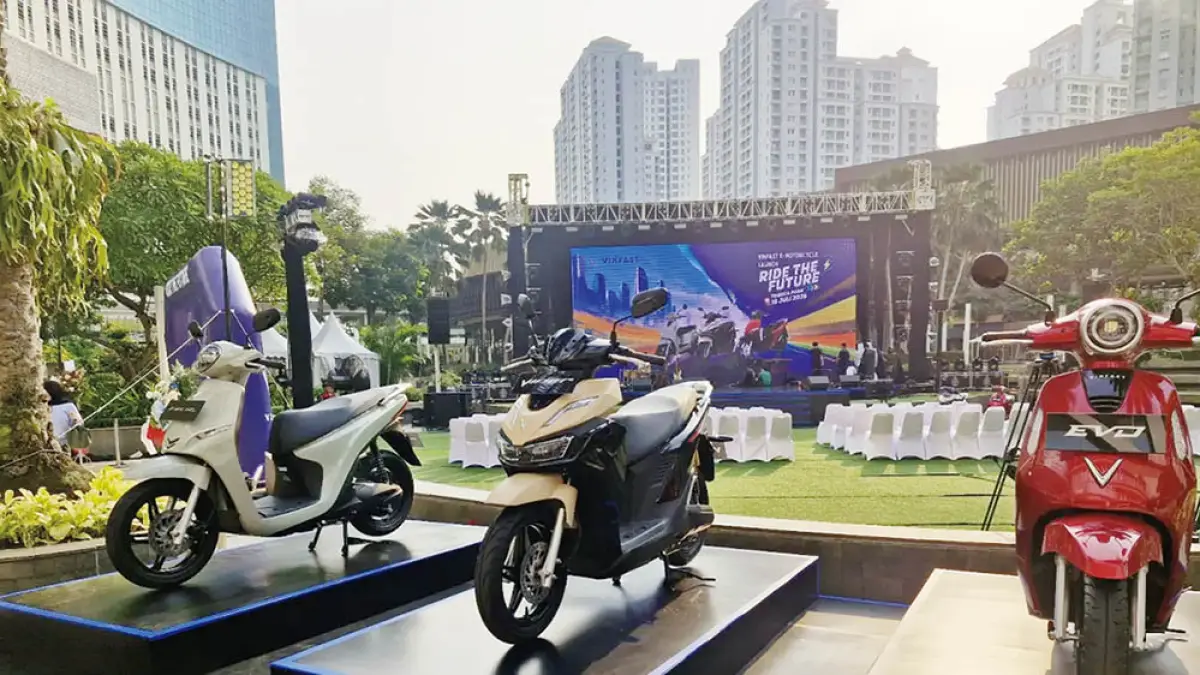 Vietnam meluncurkan tiga motor listrik di Indonesia. (jpg)