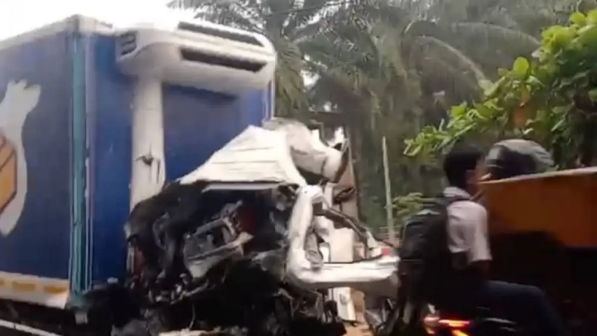 Kecelakaan maut di Jalintim Kelurahan Pangkalan Kasai Kecamatan Seberida Kabupaten Inhu menyebabkan sopir truk tewas di tempat, Selasa (21/7/2026). (Istimewa)