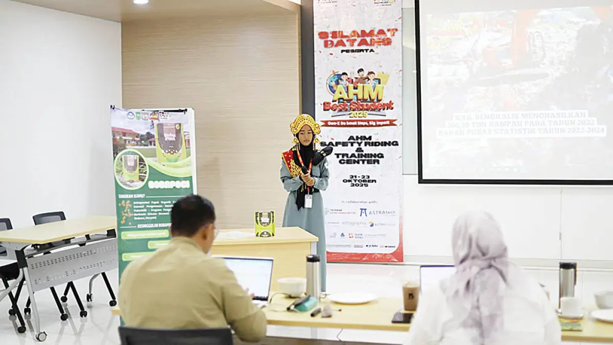 Peserta Astra Honda Best Student (AHMBS) tahun 2025 lalu tampil percaya diri di depan dewan juri.&nbsp;(CAPELLA UNTUK RIAU POS)