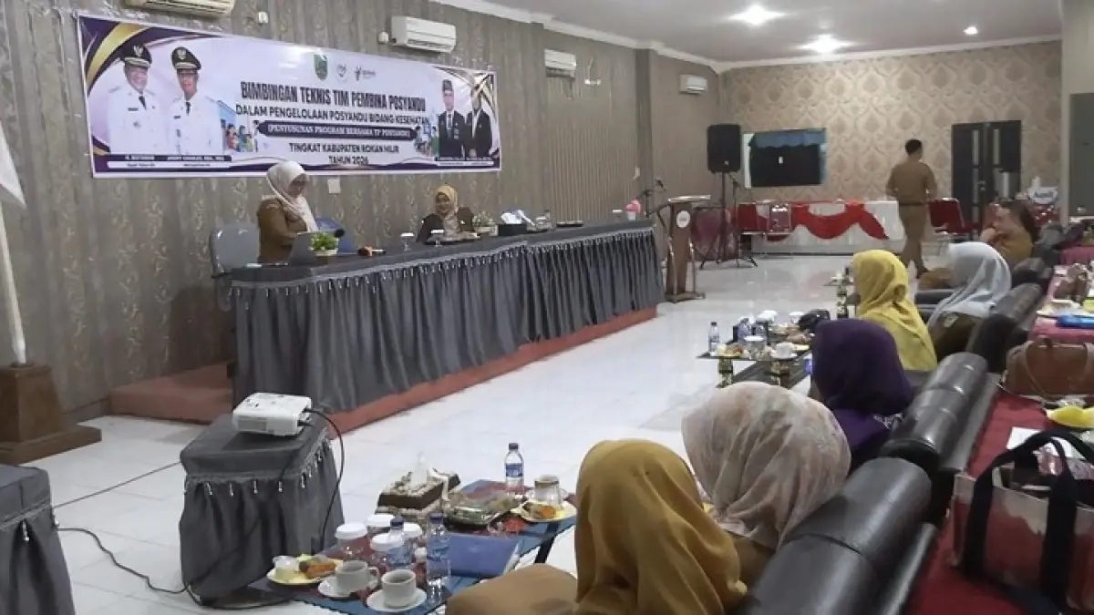Bimtek Tim Pembina Posyandu, sebagai upaya memaksimalkan keaktifkan posyandu di Rohil, yang saat ini baru 39 persen dinilai aktif, Selasa (28/7/2026). (Zulfadhli/Riaupos.co).