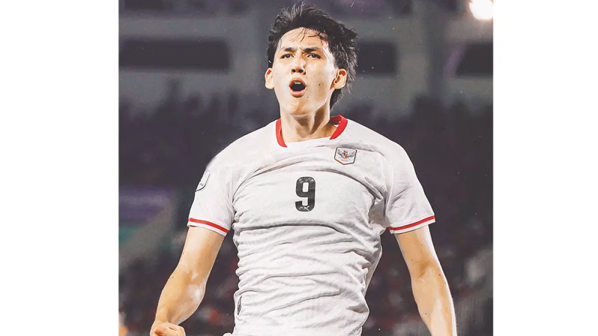 Striker Indonesia, Mitchell Baker, melakukan selebrasi  usai mencetak gol ke gawang Kamboja dalam pertandingan penyisihan Grup A Piala AFF 2026 di Stadion Pakansari, Kabupaten Bogor, Senin (27/7/2026). (IG PSSI)