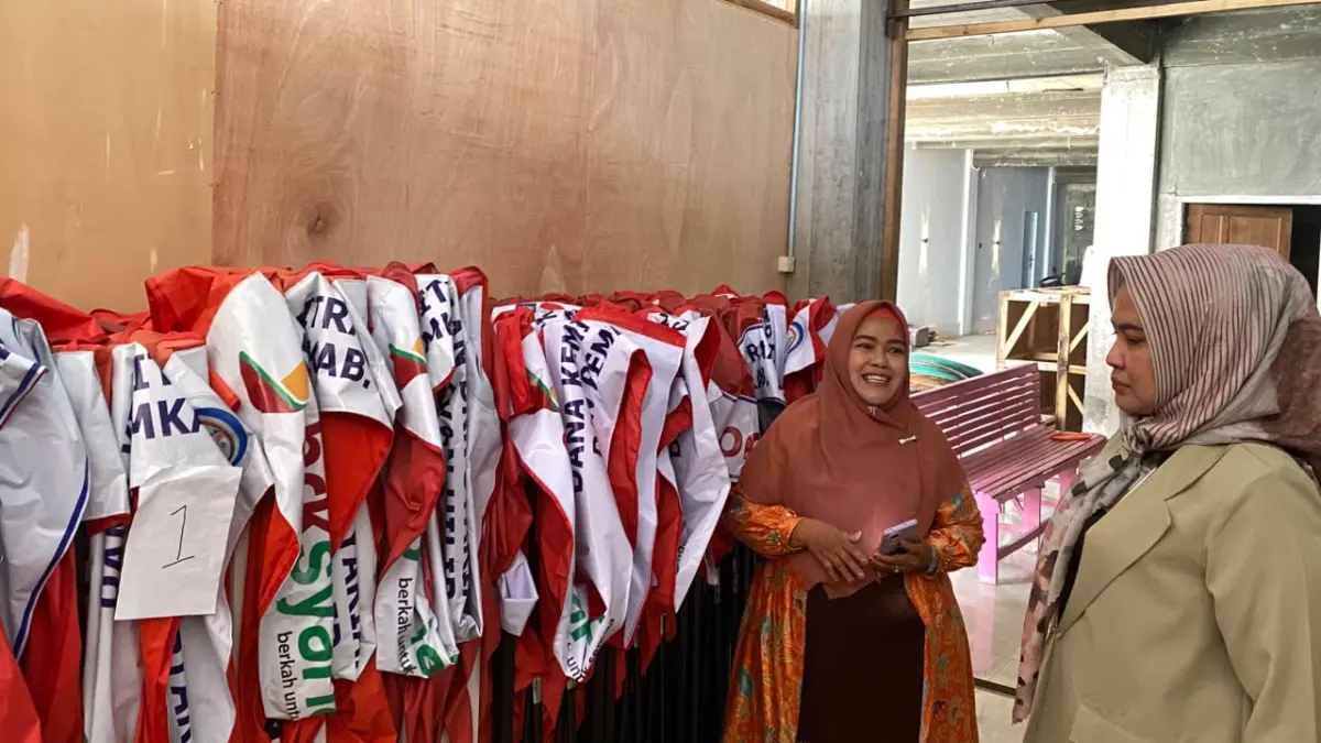 CSR BRK Syariah terus memberikan manfaat nyata bagi pelaku UMKM lewat bantuan tenda bazar  untuk mendukung promosi dan pemasaran produk-produk lokal.
