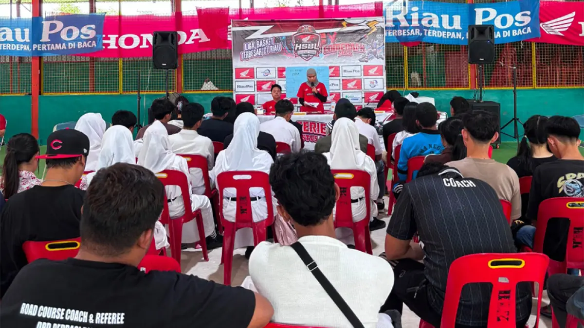 Suasana pelaksanaan Technical Meeting (TM) di Lapangan Basket Klenteng  Hock Liong Kiong (HLK), Selasa (28/7/2026). (tim riau pos-hsbl 2026)