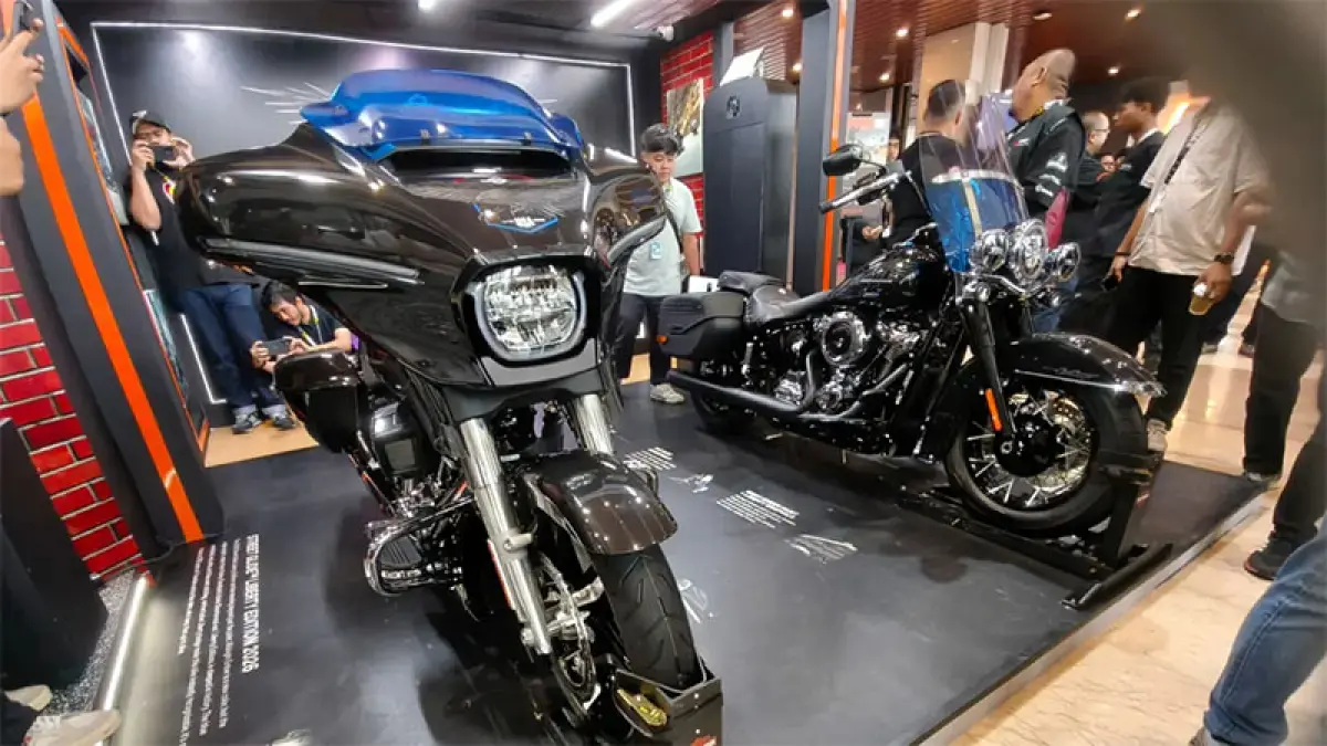 Harley-Davidson menghadirkan dua motor edisi terbatas Liberty Edition pada ajang GIIAS 2026. (Dony/JawaPos.com)

