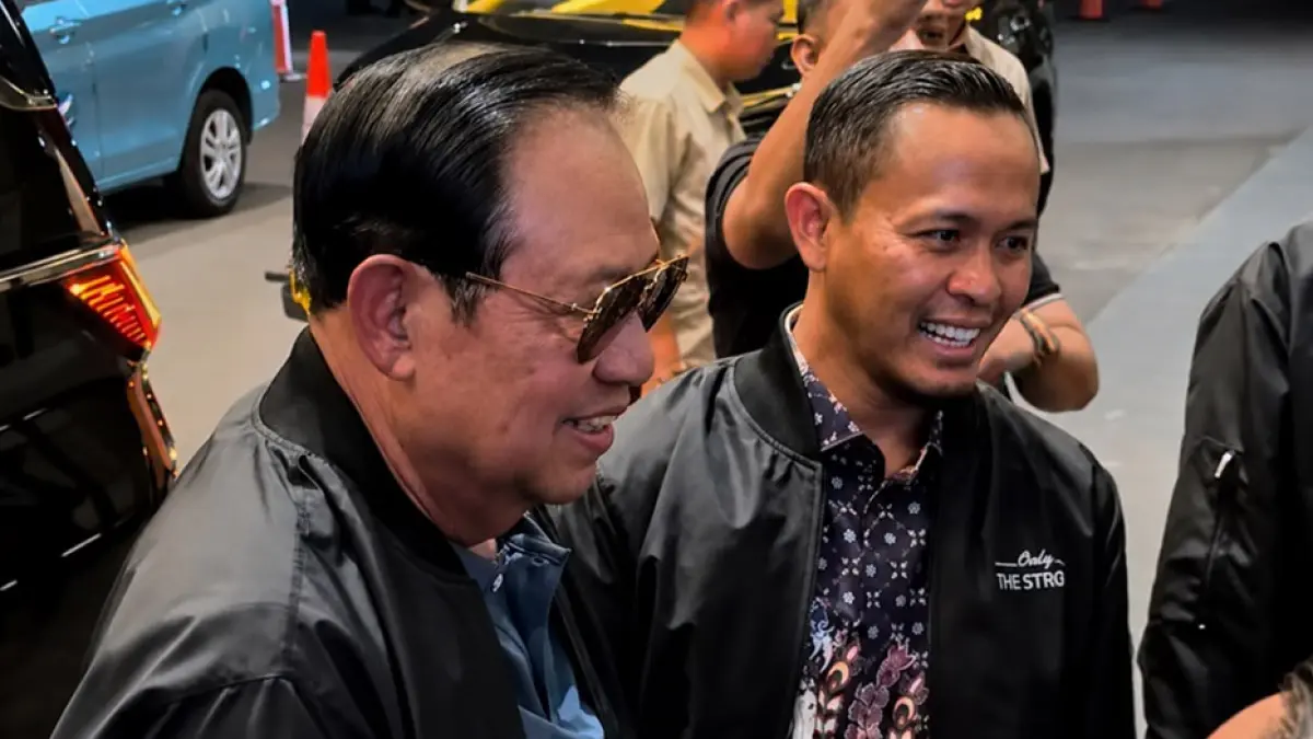 Ketua DPD Demokrat Riau Agung Nugroho menemani Ketua Majelis Tinggi Partai Demokrat Susilo Bambang Yudhoyono saat menghadiri Sarasehan Kepala Daerah Partai Demokrat di Bogor, Jawa Barat, Senin (27/7/2026).  (dpd demokrat riau untuk riau pos)