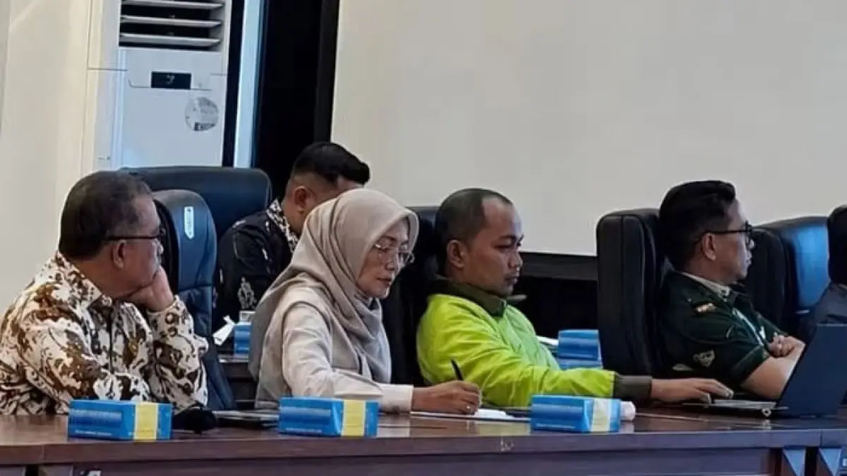 Tim Kanwil Kemenkum Riau mengikuti rapat koordinasi percepatan pemulihan TNTN di Kantor Gubernur Riau pada Kamis (30/7/2026). (Humas Kanwil Kemenkum Riau untuk Riaupos.co)