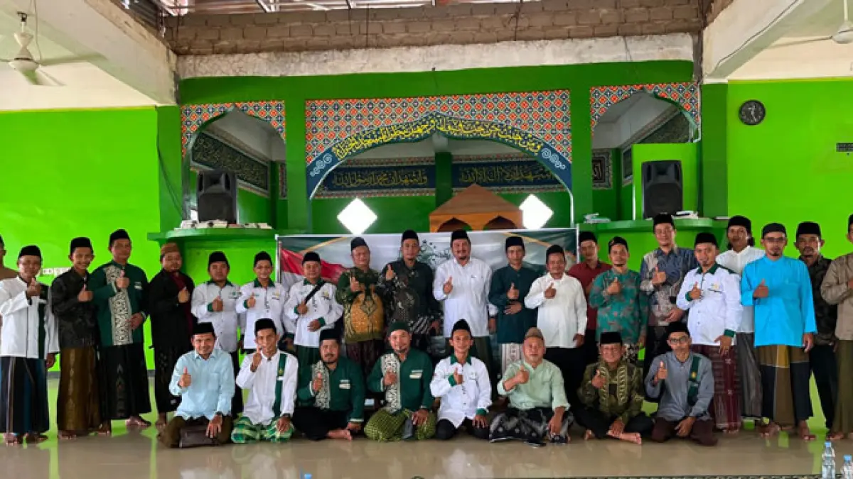 Ketua PCNU Inhu, KH Andik Setiawan MPd foto bersama dengan pengurus PCNU dan MWCNU Batang Cenaku usai Rakor dan silaturahmi, Ahad (2/7/2026). (PCNU Inhu untuk Riaupos.co)