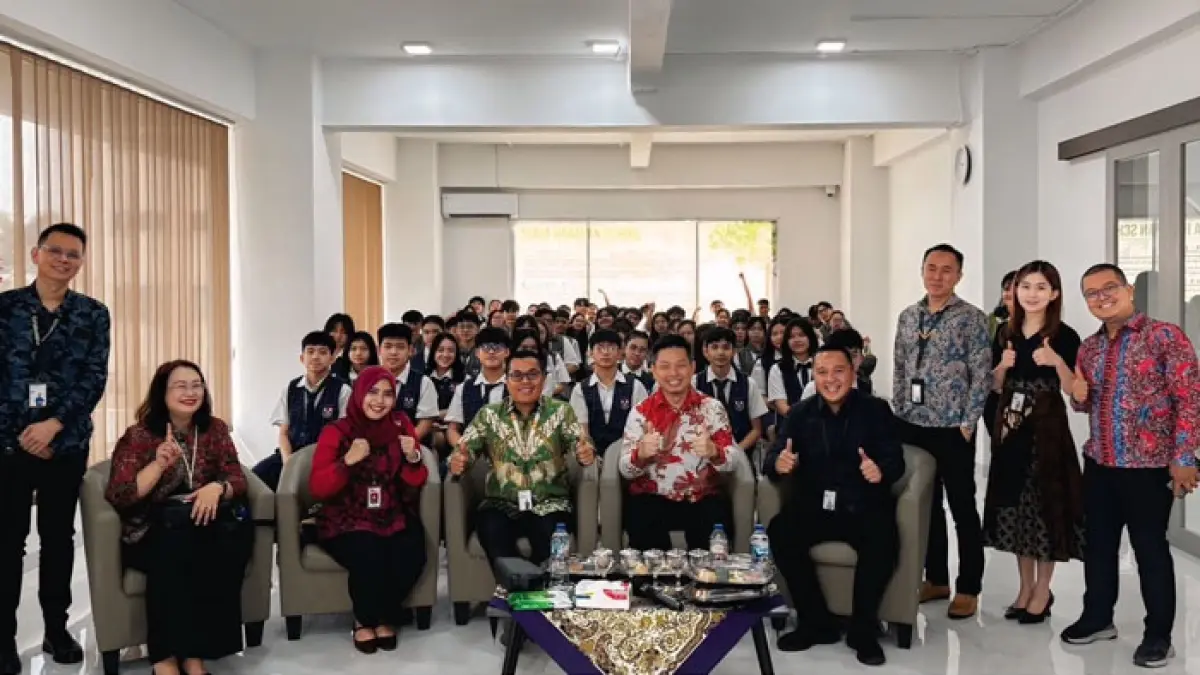 Dorong generasi muda lebih cerdas finansial, Danamon gelar literasi keuangan dan revitalisasi perpustakaan di Jambi. (Istimewa)