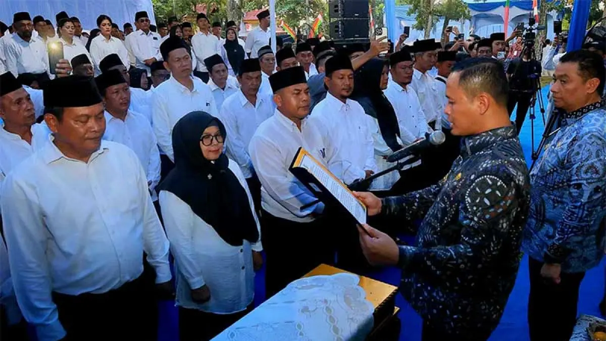 Wako Agung kukuhkan 202 Ketua RT/RW Tenayan Raya. (Istimewa)