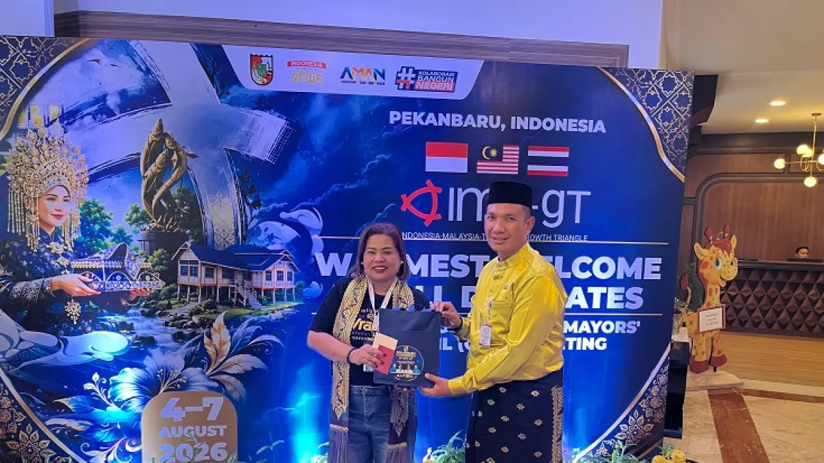 Kedatangan Marisa Phettong Deputi Municipal Clerk dari Thung Song Thailand disambut Kepala Badan Penelitian dan Pengembangan Pekanbaru Alek Kurniawan mewakili Walikota Pekanbaru Agung Nugroho, Selasa (4/8/2026). (ISTIMEWA)