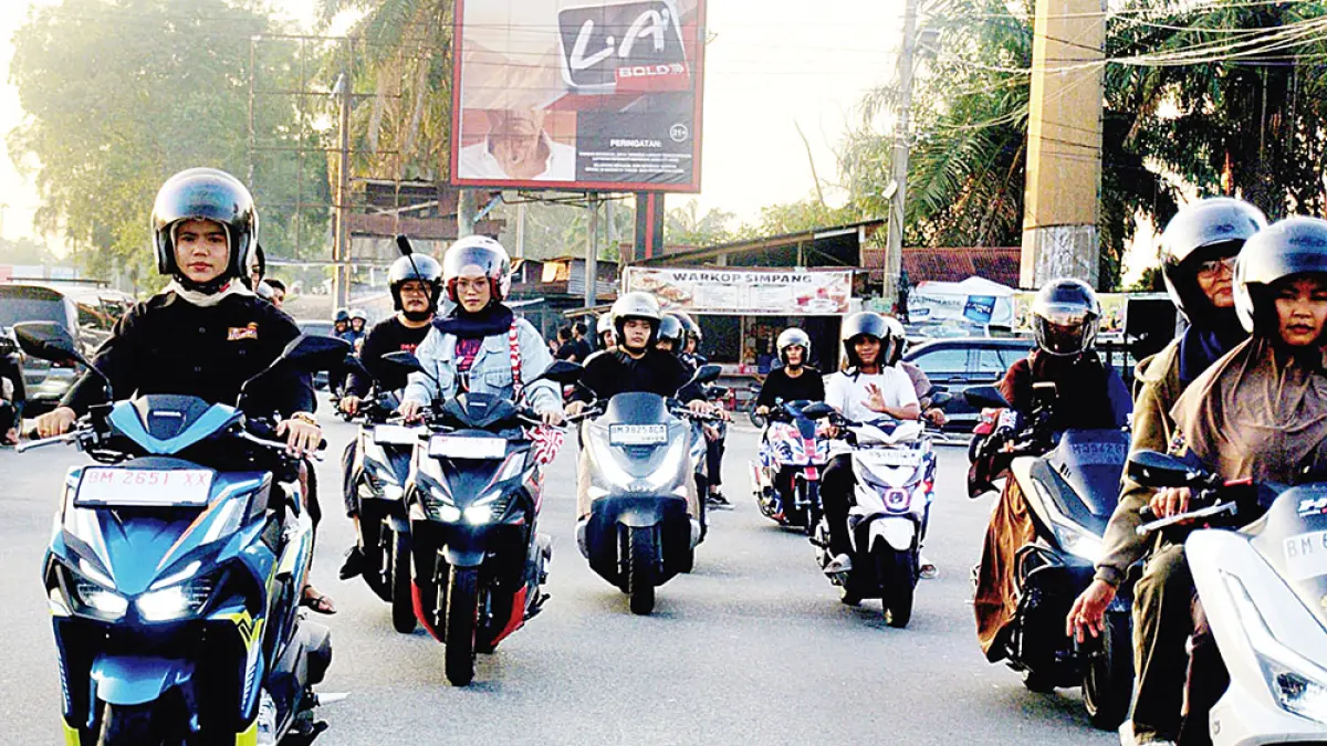 Kegiatan Vario Evo 160 Night Ride yang digelar PT Capella Dinamik Nusantara (Capella Honda) selaku main dealer Honda wilayah Riau,  sukses diselenggarakan di Kota Pekanbaru, beberapa waktu lalu.&nbsp;(Capella Honda untuk Riau Pos)

